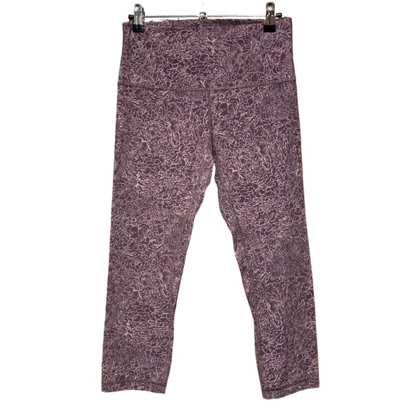Lululemon purple knee length leggings size 8 - Picture 1 of 6